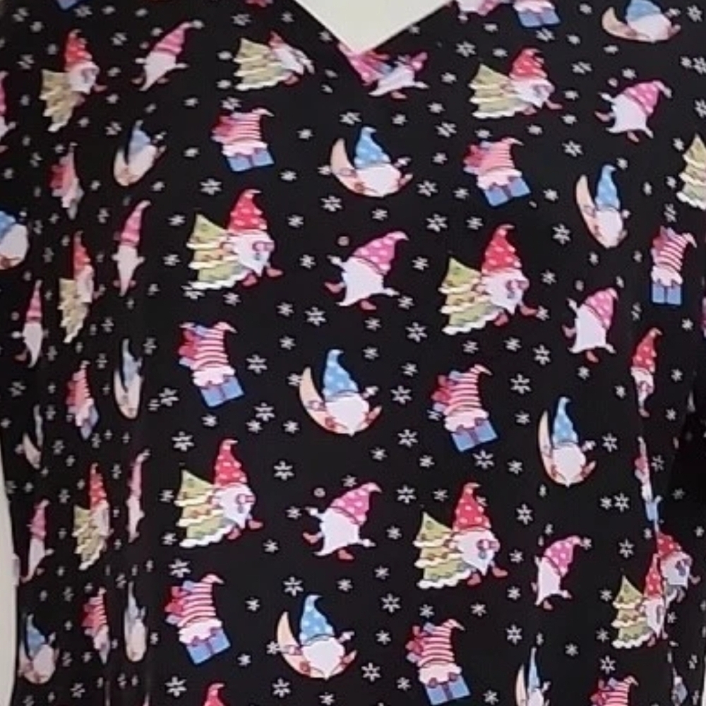 Black Gnome Christmas Print Women's Tunic Scrubaid Scrub Size Large